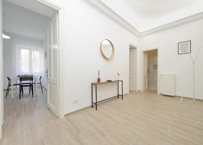 - Steps From Tiburtina Station By Hostand * רומא